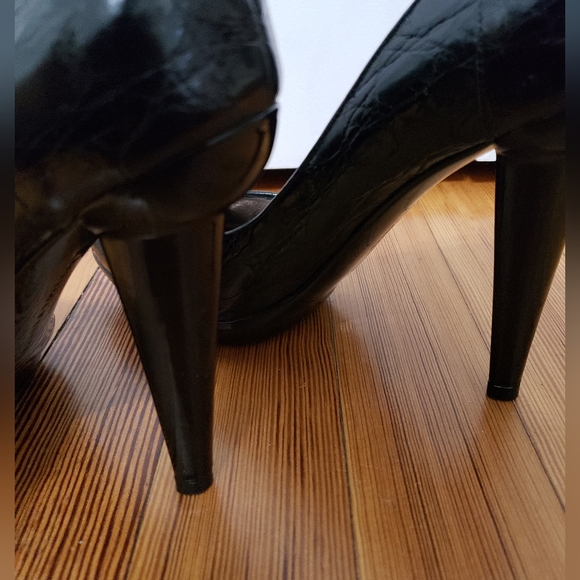 Bottega Veneta Crocodile Leather Heels - Picture 6 of 6
